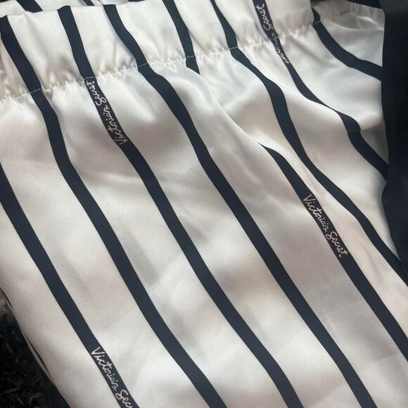 Victoria-s-secret Women's Black and White Pajamas - Picture 3 of 5